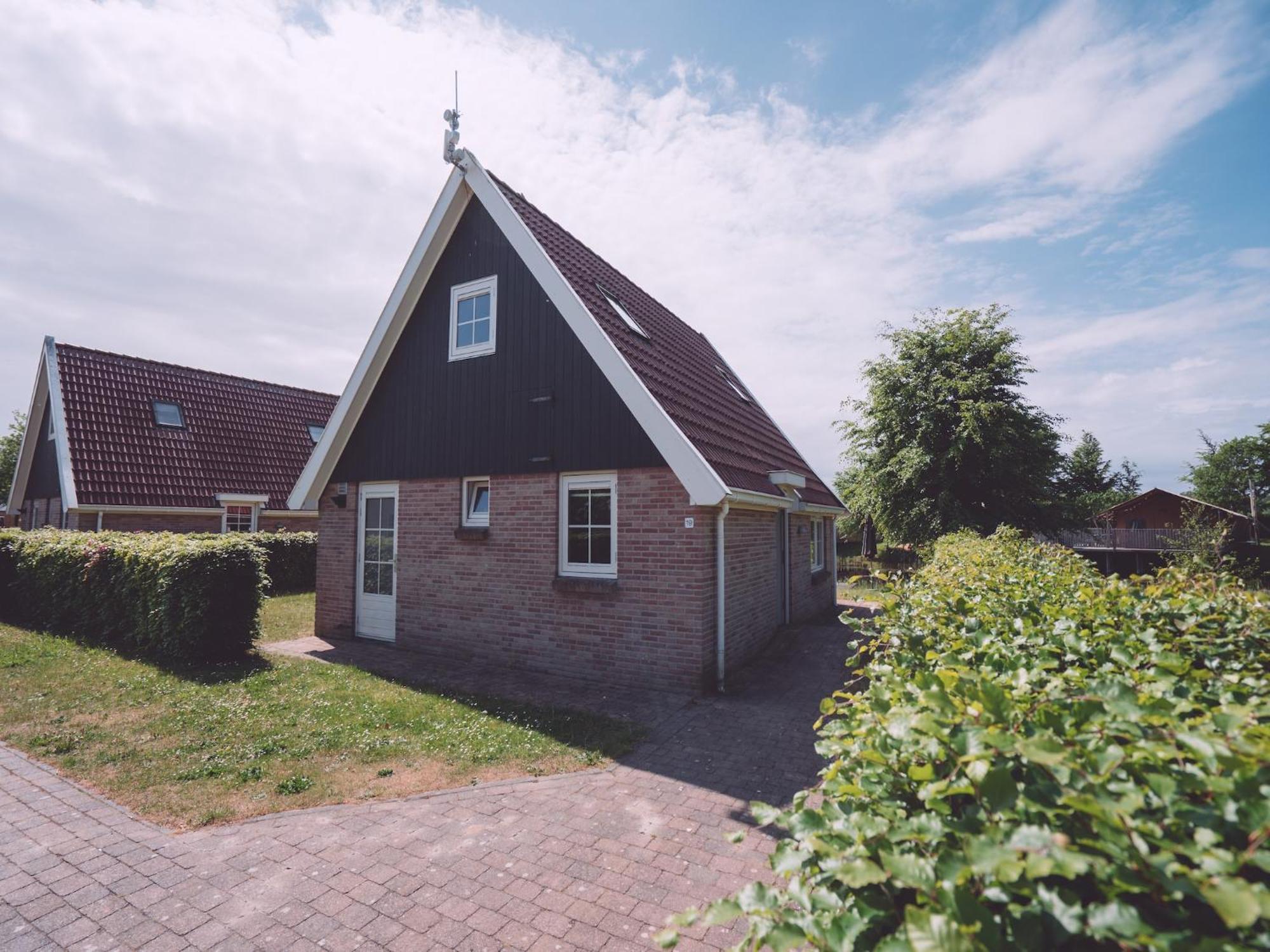 Houses And Group Room, Close To Nature Reserve Bant Exterior photo